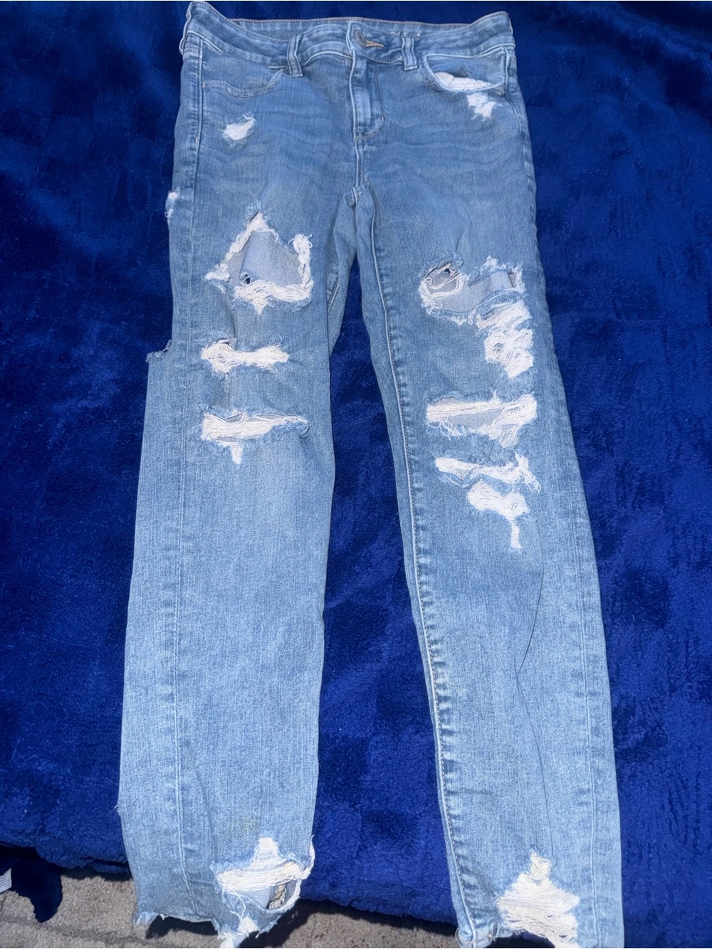 Light Blue American Eagle Distressed Women’s Skinny Jeans- Size 10
